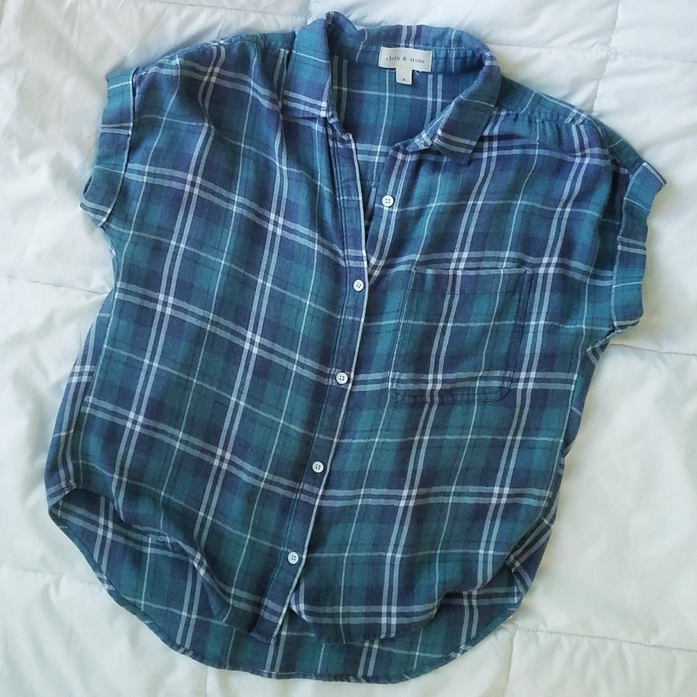 Cloth & Stone Plaid Short Sleeve Button Up